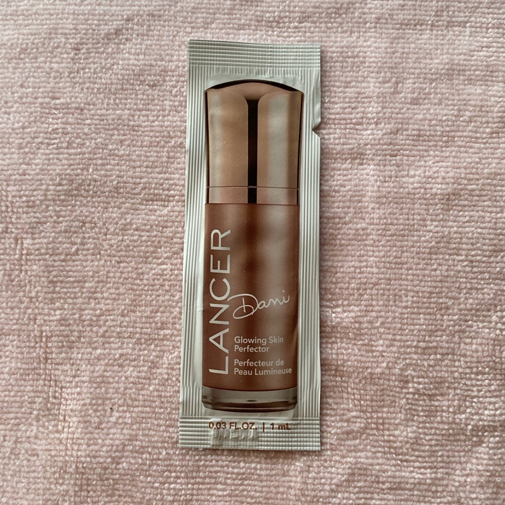 Free WP 🌟 Lancer glowing skin perfector